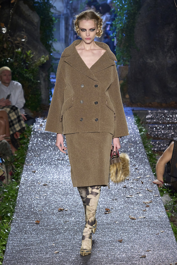 من مجموعة أنطونيو ماراس لموسم خريف وشتاء2023-2024