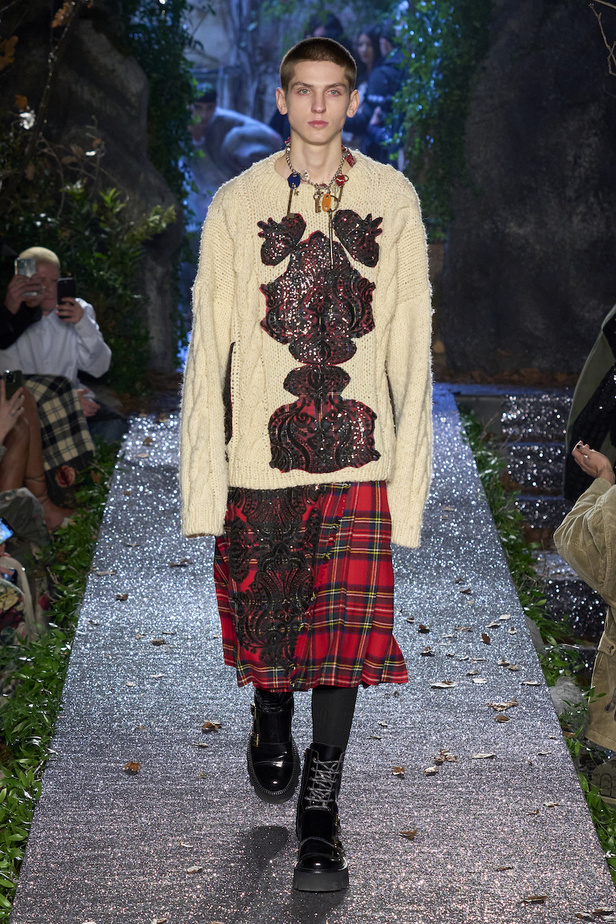 من مجموعة أنطونيو ماراس لموسم خريف وشتاء2023-2024