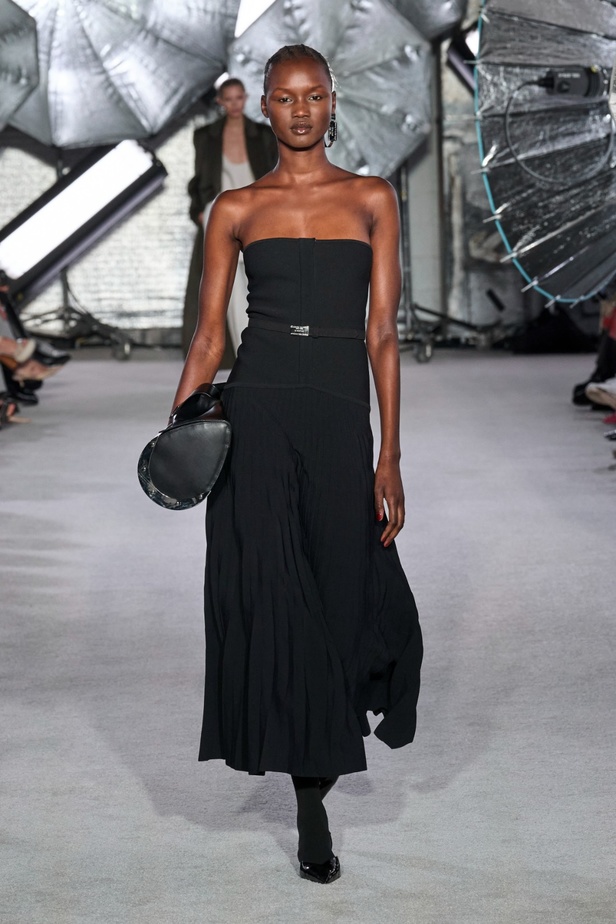 مجموعة براندون ماكسويل لخريف وشتاء 2023-2024