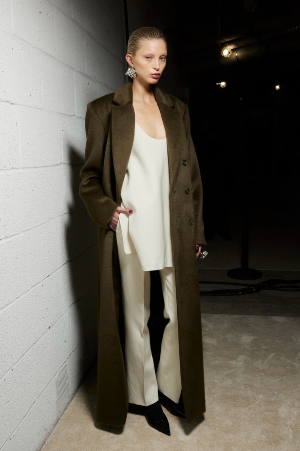 من كواليس مجموعة براندون ماكسويل لخريف وشتاء 2023-2024