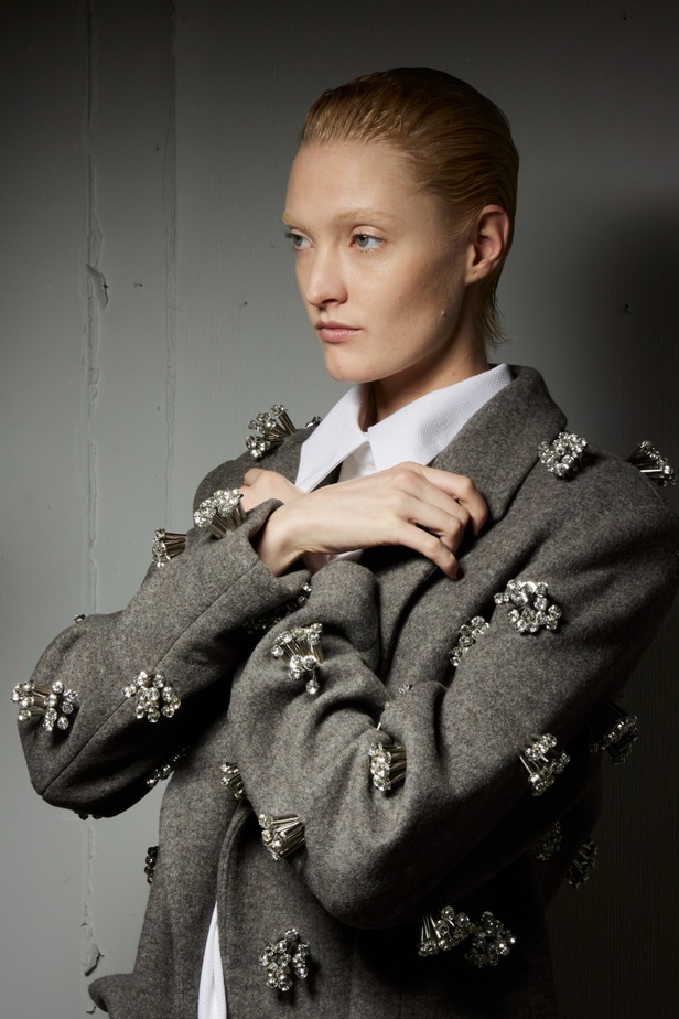 اكسسوارات من مجموعة براندون ماكسويل لخريف وشتاء 2023-2024