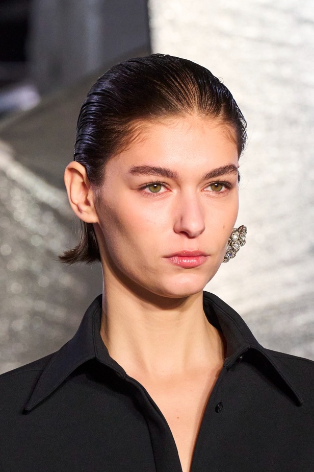 اطلالات جمالية من مجموعة براندون ماكسويل لخريف وشتاء 2023-2024 