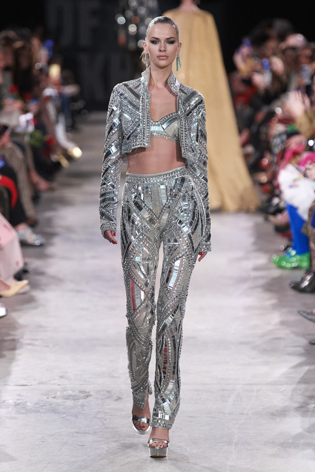 من مجموعة نعيم خان لموسم خريف وشتاء 2023-2024