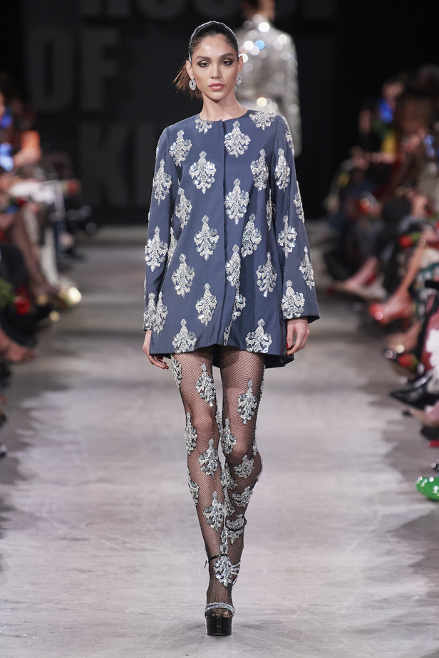 من مجموعة نعيم خان لموسم خريف وشتاء 2023-2024