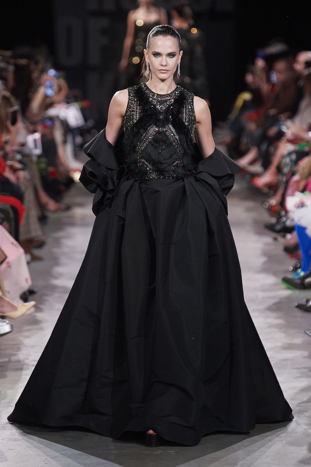 من مجموعة نعيم خان لموسم خريف وشتاء 2023-2024