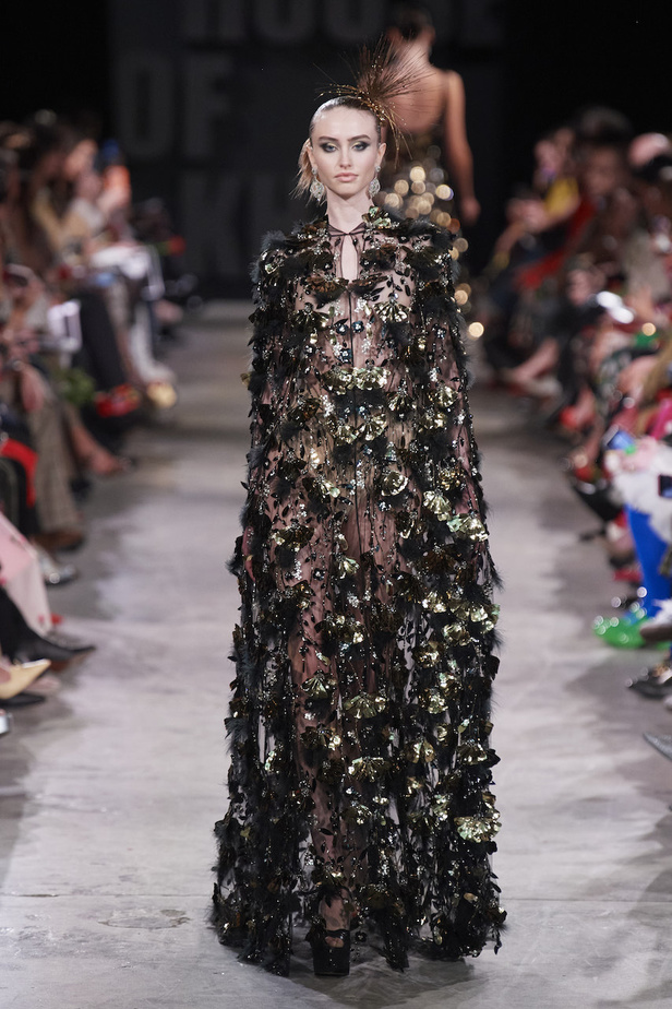 من مجموعة نعيم خان لموسم خريف وشتاء 2023-2024