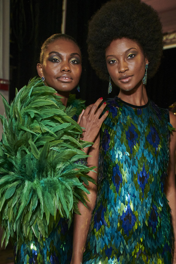 دار نعيم خان تحتفل بعيدها الـ 20 في أجواء صاخبة وبرّاقة