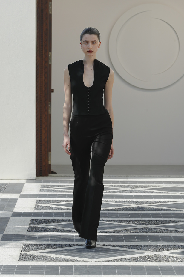 من مجموعة Noon By Noor لخريف وشتاء 2023 - 2024