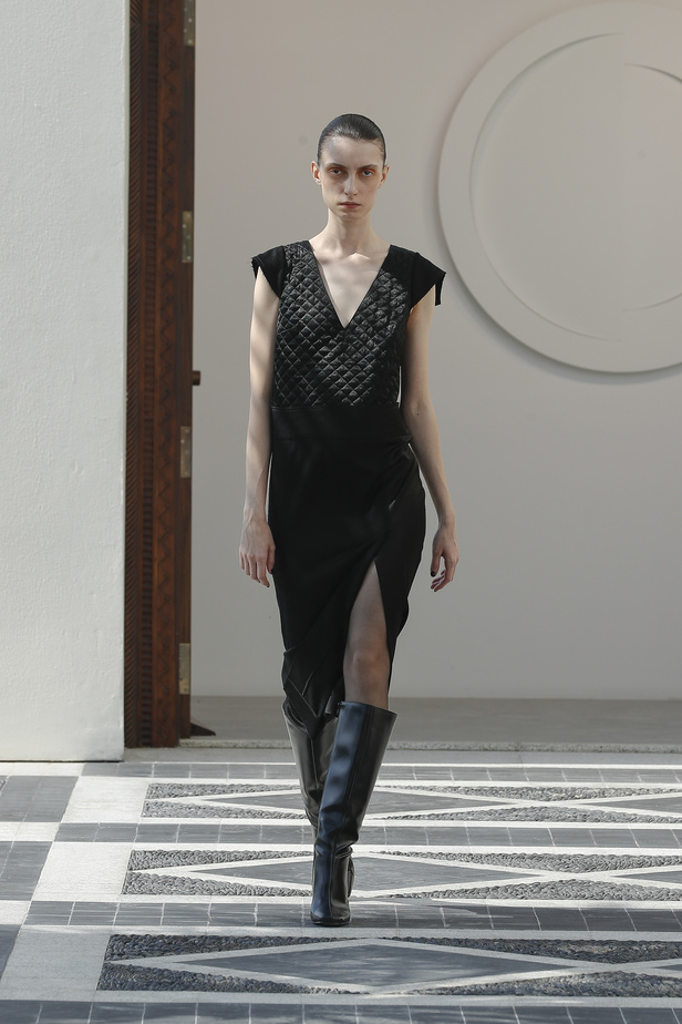 من مجموعة Noon By Noor لخريف وشتاء 2023 - 2024