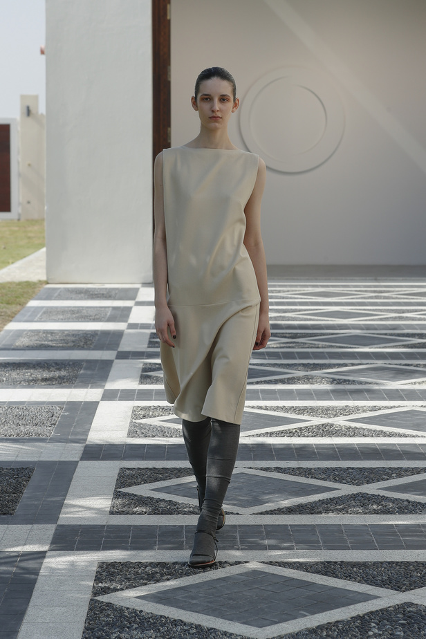 من مجموعة Noon By Noor لخريف وشتاء 2023 - 2024