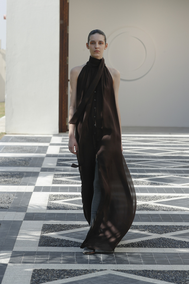 من مجموعة Noon By Noor لخريف وشتاء 2023 - 2024