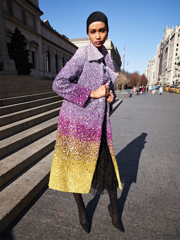 مجموعة أوسكار دي لا رنتا لخريف 2023 تعكس رؤية الدار وإبداعها 