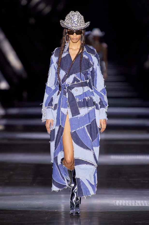 Philipp Plein يعود إلى ميلان بمجموعة خريف وشتاء 2023-2024 بعنوان Chrome Cowboy