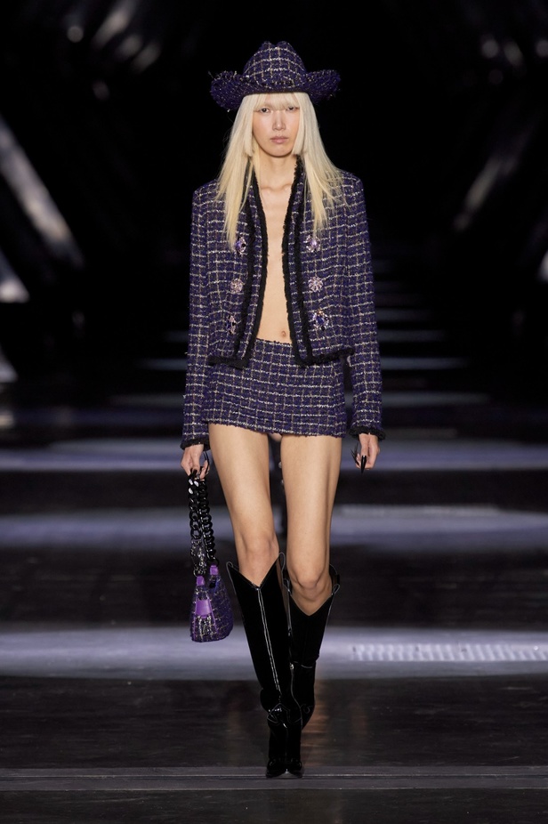 Philipp Plein يعود إلى ميلان بمجموعة خريف وشتاء 2023-2024 بعنوان Chrome Cowboy