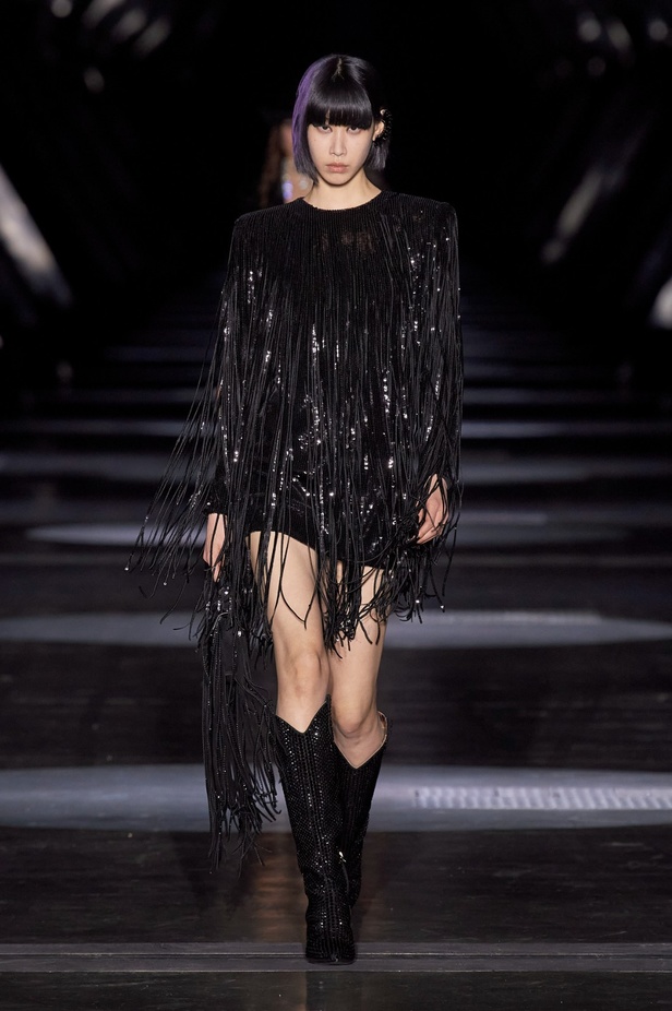 Philipp Plein يعود إلى ميلان بمجموعة خريف وشتاء 2023-2024 بعنوان Chrome Cowboy