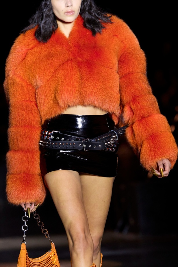 Philipp Plein يعود إلى ميلان بمجموعة خريف وشتاء 2023-2024 بعنوان Chrome Cowboy