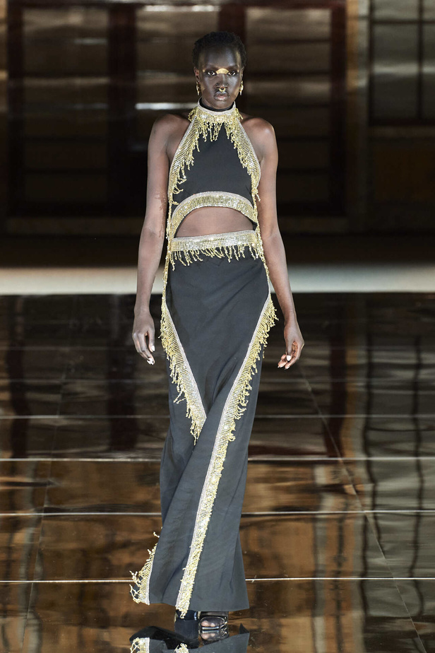 مجموعة Prabal Gurung لخريف وشتاء 2023-2024 في نيويورك.