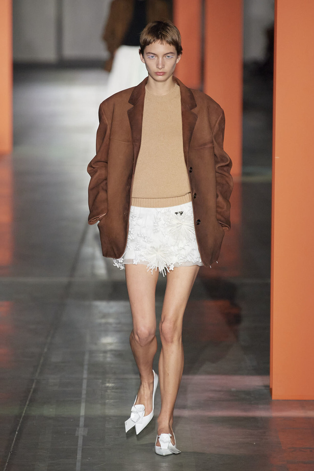 مجموعة Prada لخريف وشتاء 2024 في ميلانو