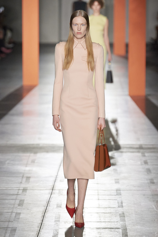 مجموعة Prada لخريف وشتاء 2024 في ميلانو