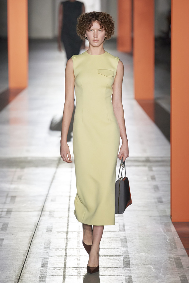 مجموعة Prada لخريف وشتاء 2024 في ميلانو