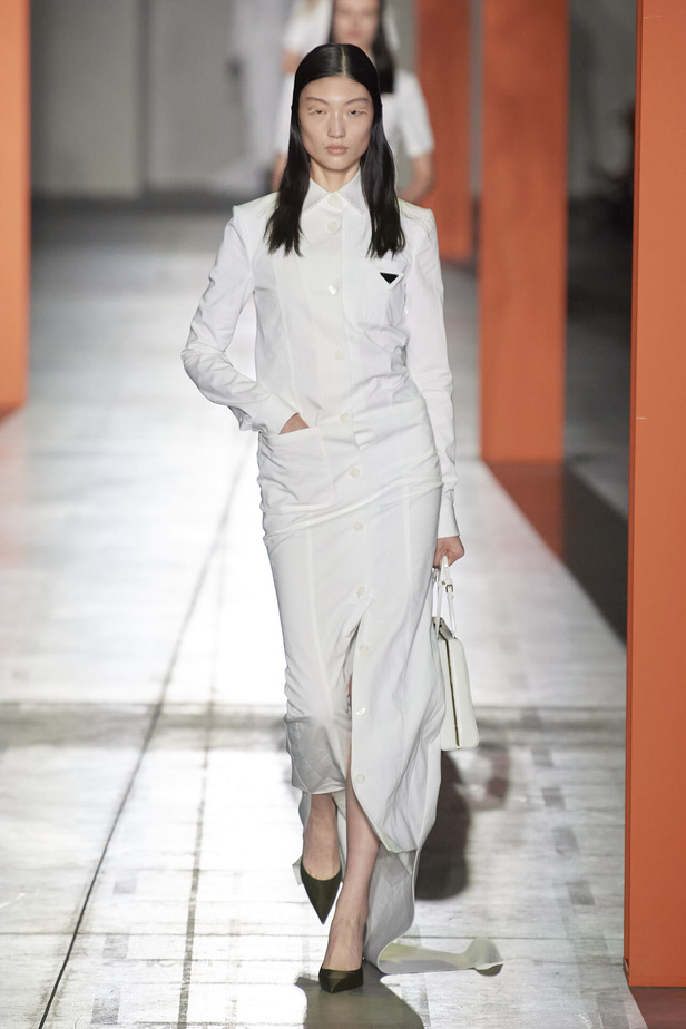 مجموعة Prada لخريف وشتاء 2024 في ميلانو