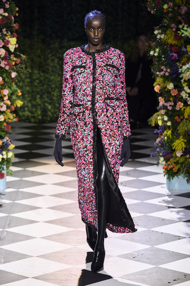 من مجموعة Richard Quinn لموسم خريف وشتاء 2023