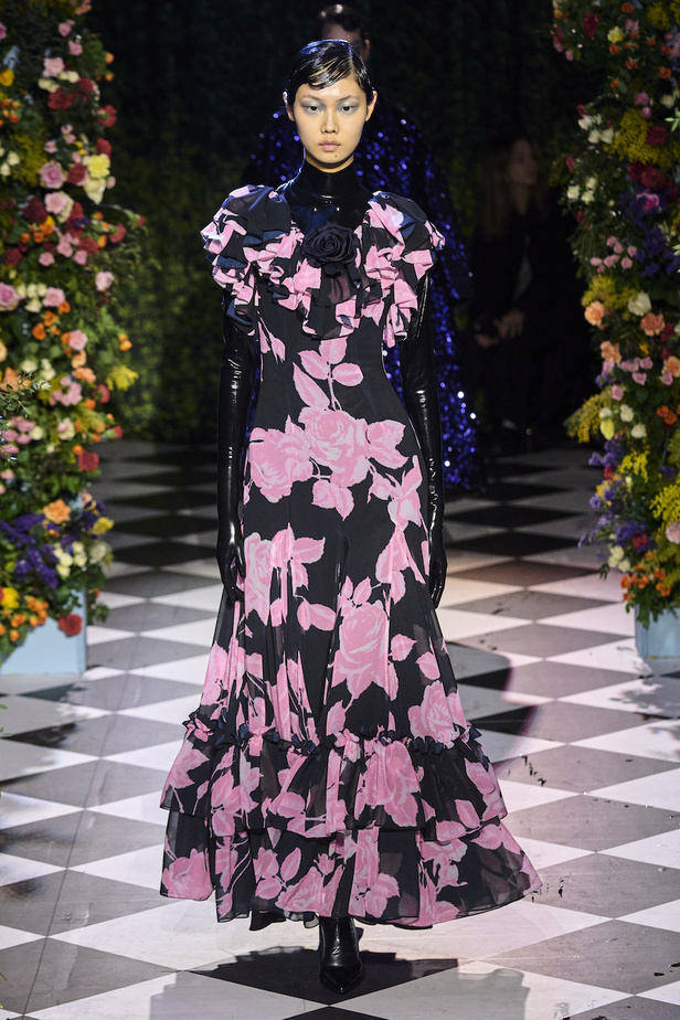 من مجموعة Richard Quinn لموسم خريف وشتاء 2023