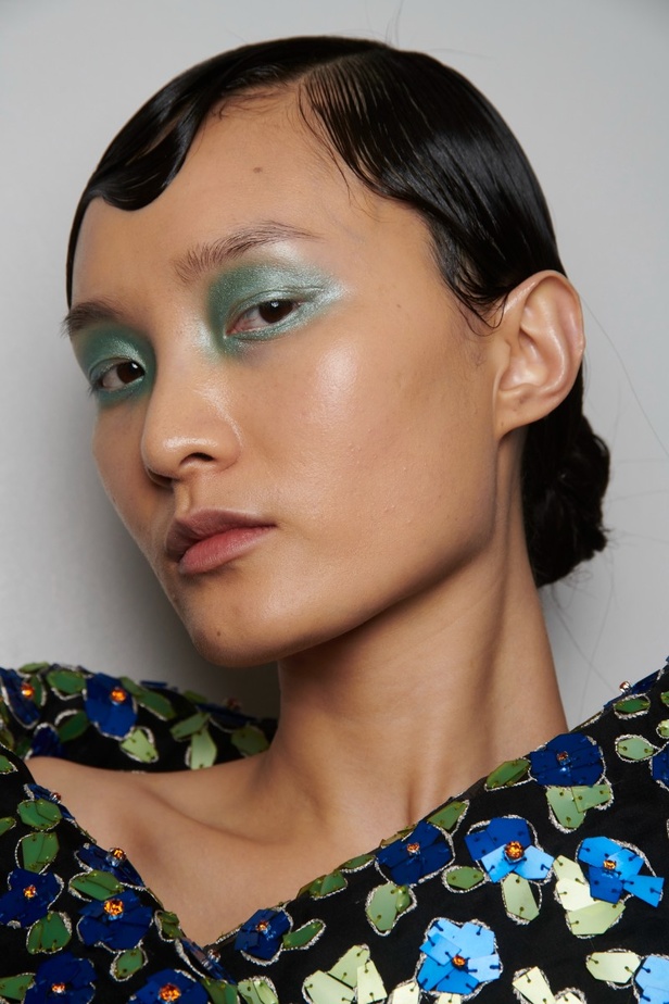 اطلالات جمالية من مجموعة  Richard Quinn لموسم خريف 2023