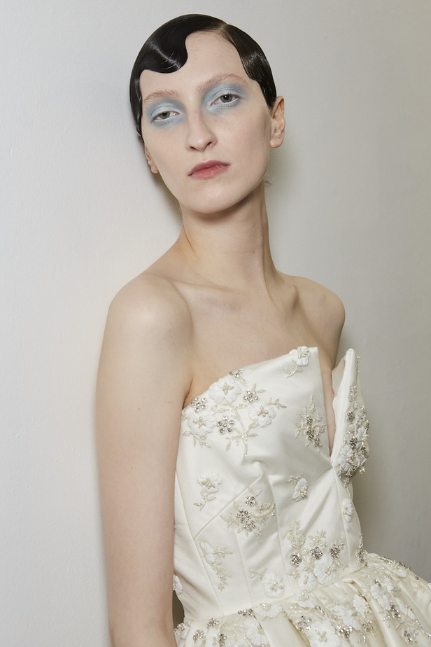 باقة من الورود قدمها لنا Richard Quinn لموسم خريف 2023