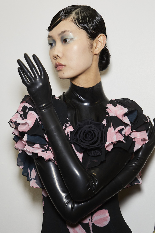 باقة من الورود قدمها لنا Richard Quinn لموسم خريف 2023