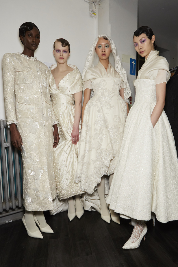 باقة من الورود قدمها لنا Richard Quinn لموسم خريف 2023