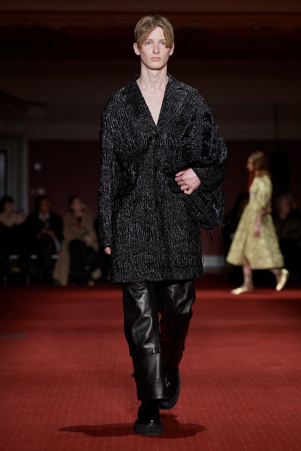 مجموعة سيمون روشا لخريف وشتاء 2024