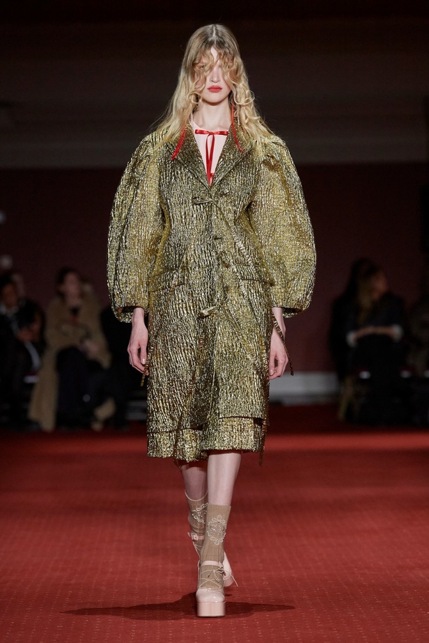 مجموعة سيمون روشا لخريف وشتاء 2024