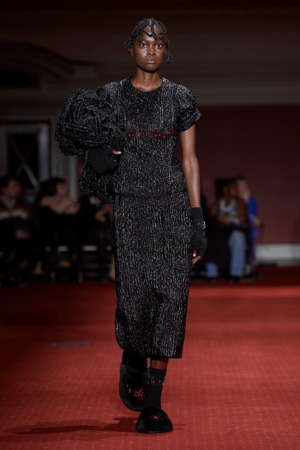 مجموعة سيمون روشا لخريف وشتاء 2024