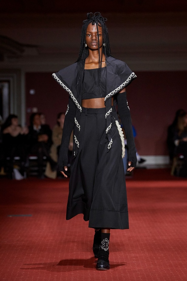 مجموعة سيمون روشا لخريف وشتاء 2024