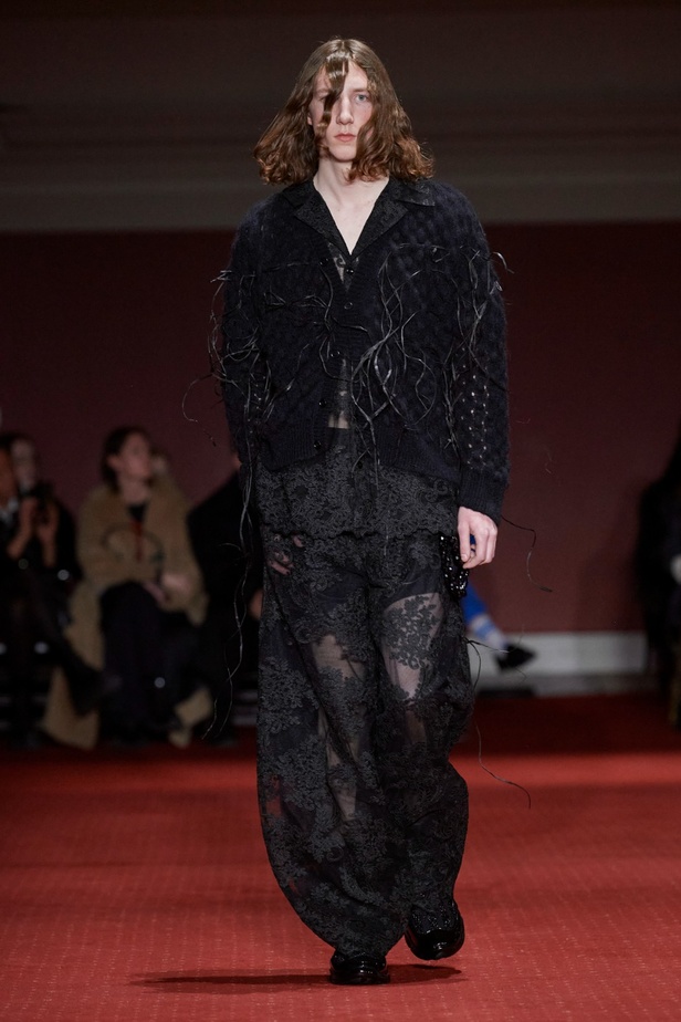 مجموعة سيمون روشا لخريف وشتاء 2024