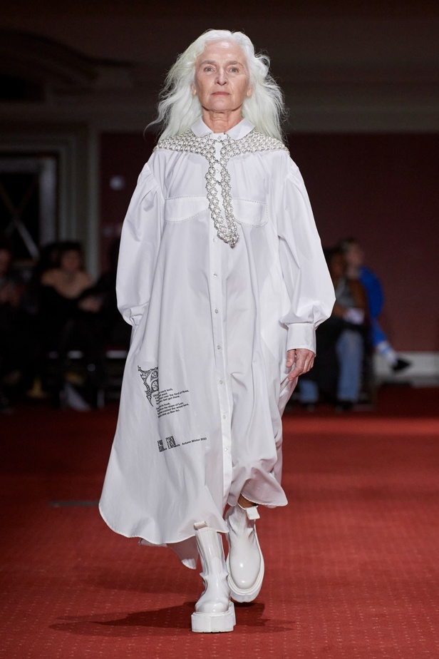 مجموعة سيمون روشا لخريف وشتاء 2024