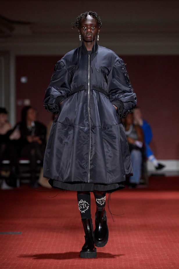 مجموعة سيمون روشا لخريف وشتاء 2024