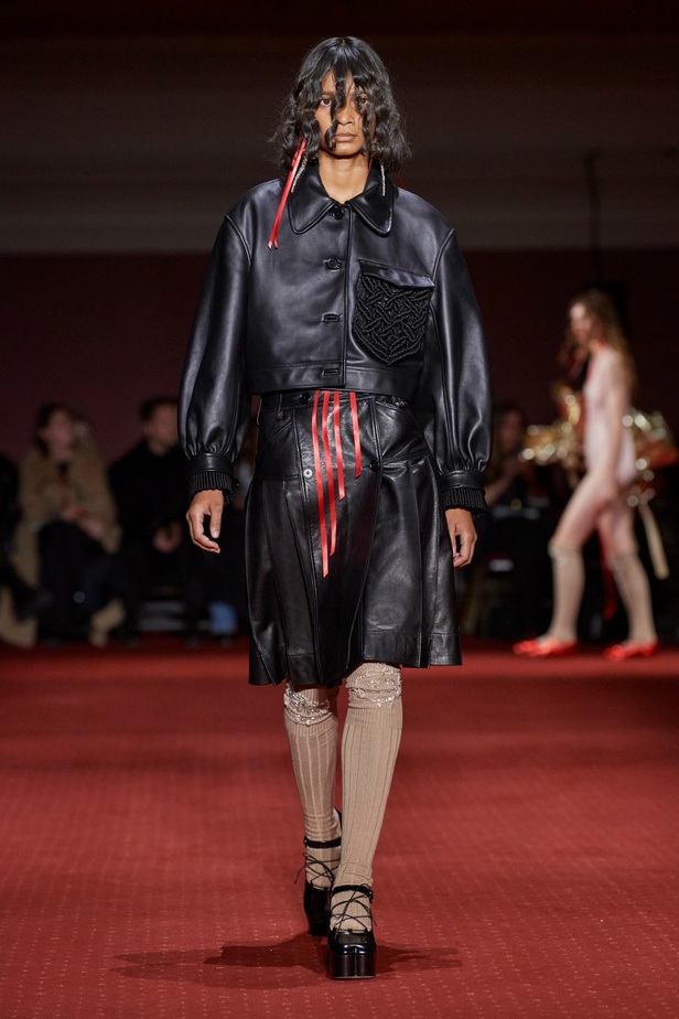 مجموعة سيمون روشا لخريف وشتاء 2024