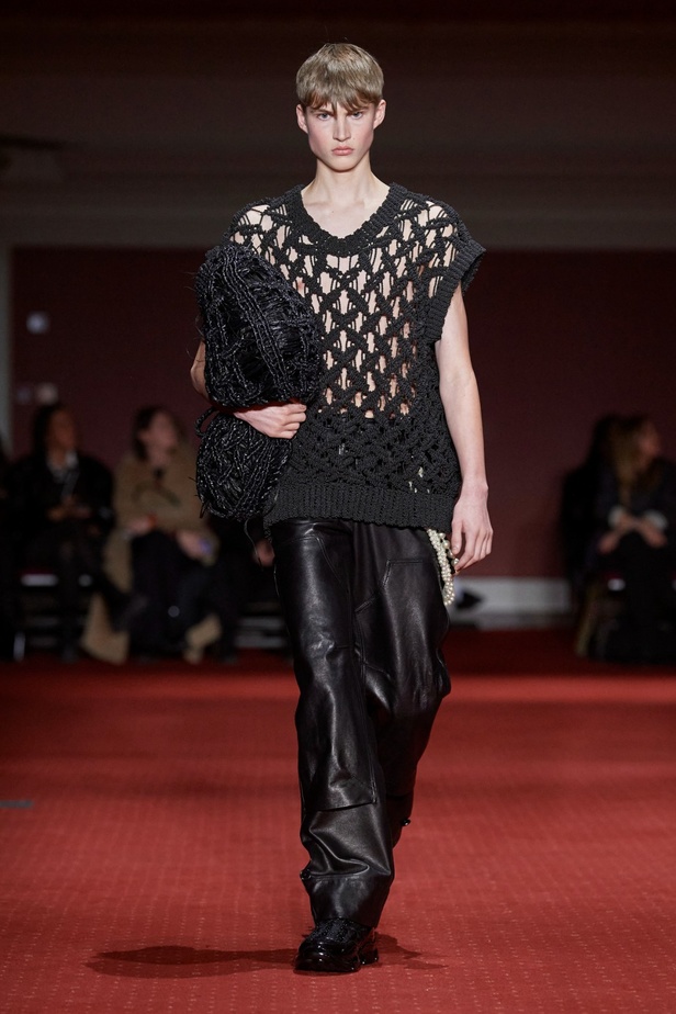 مجموعة سيمون روشا لخريف وشتاء 2024