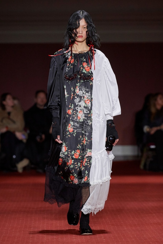 مجموعة سيمون روشا لخريف وشتاء 2024