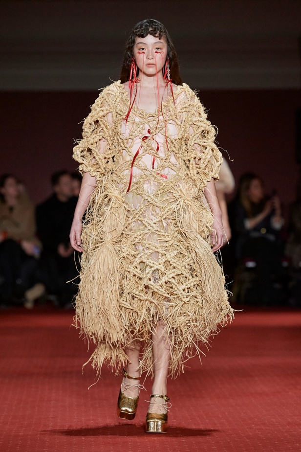 مجموعة سيمون روشا لخريف وشتاء 2024