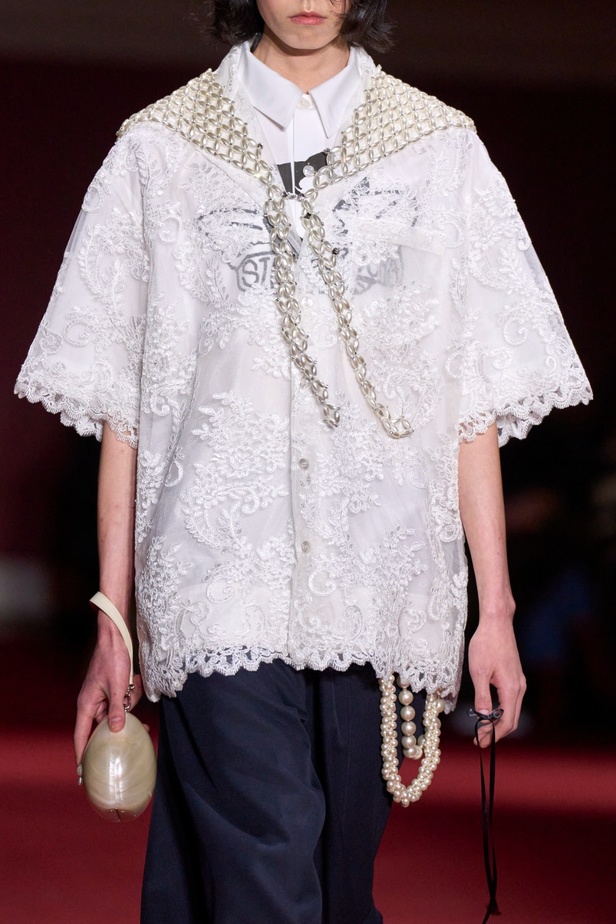 مجموعة سيمون روشا لخريف وشتاء 2024