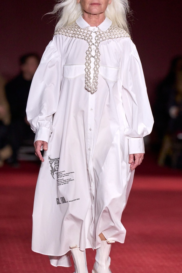 مجموعة سيمون روشا لخريف وشتاء 2024