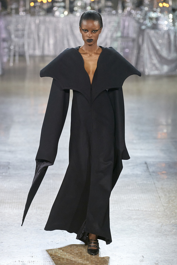 من مجموعة Rodarte لخريف وشتاء 2023-2024