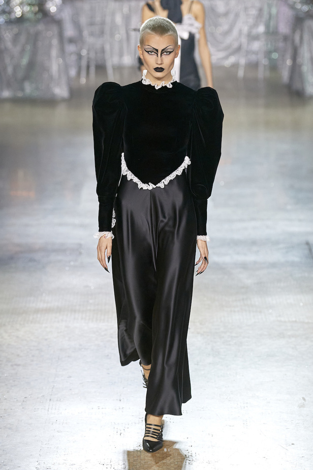 من مجموعة Rodarte لخريف وشتاء 2023-2024