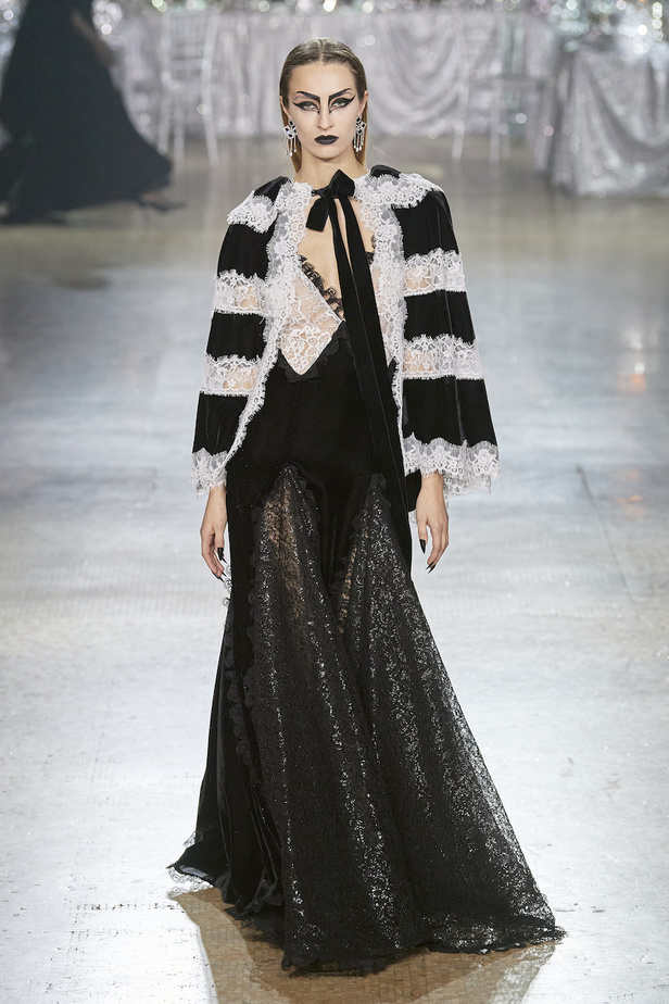 من مجموعة Rodarte لخريف وشتاء 2023-2024