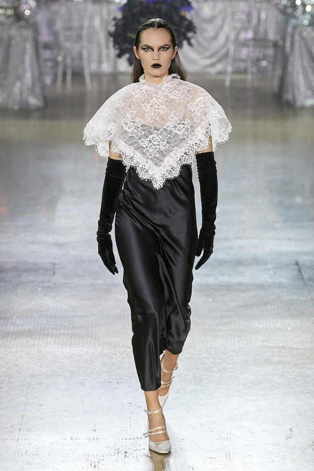 من مجموعة Rodarte لخريف وشتاء 2023-2024