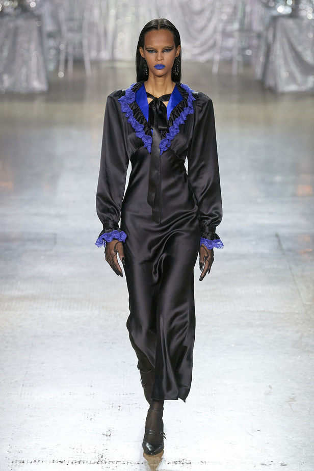 من مجموعة Rodarte لخريف وشتاء 2023-2024