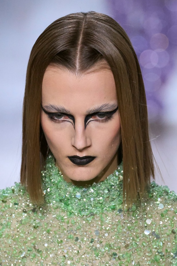 اطلالات جمالية من مجموعة Rodarte لخريف 2023